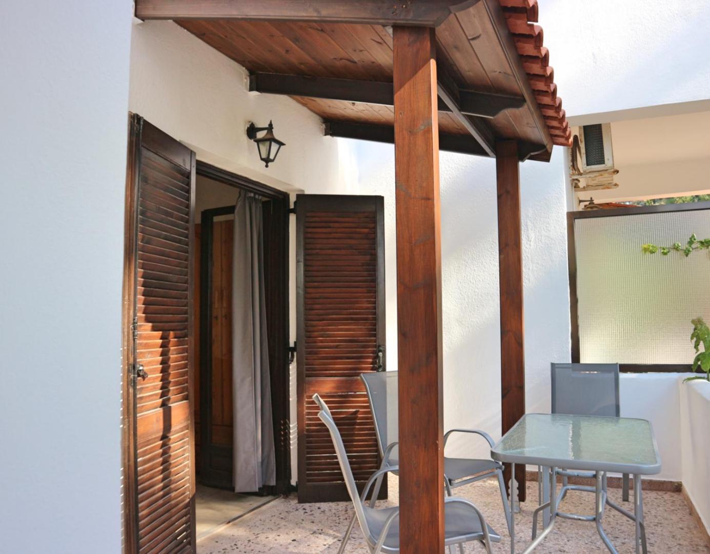 Oliaria Apartments 8