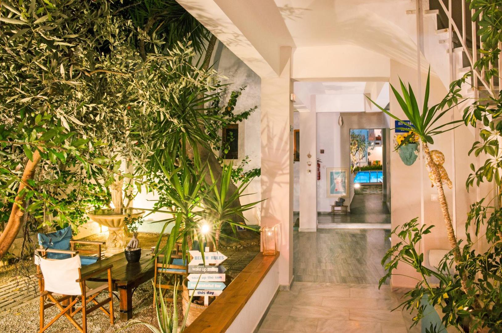 Tree of Life Art Hotel 8