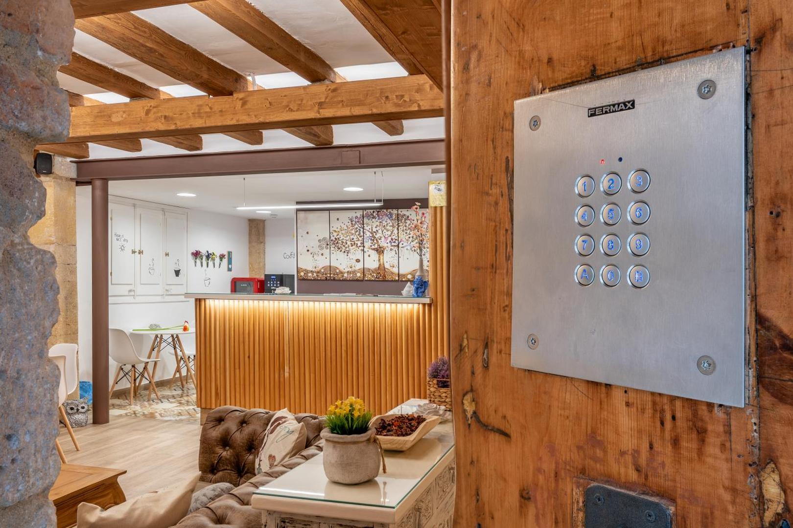 Hostal 977 2