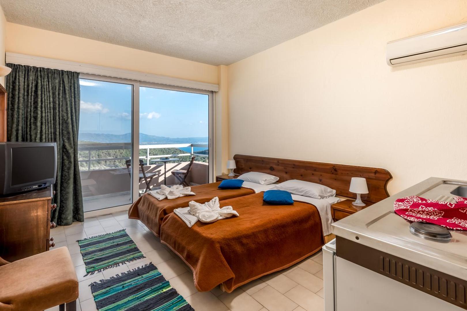 Thomas Hotel 6