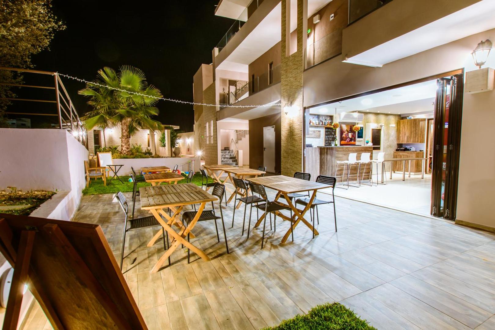 Gregory Comfort Hotel 6
