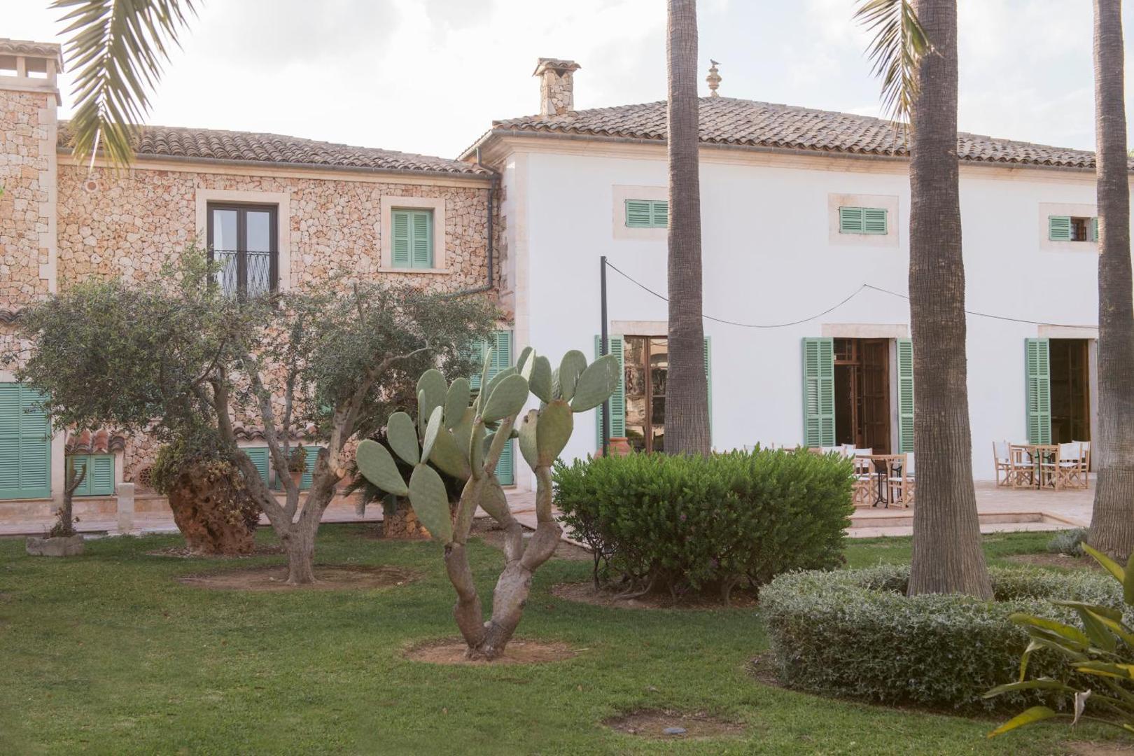 Curolla Petit Hotel, Maria de la Salut ... 8