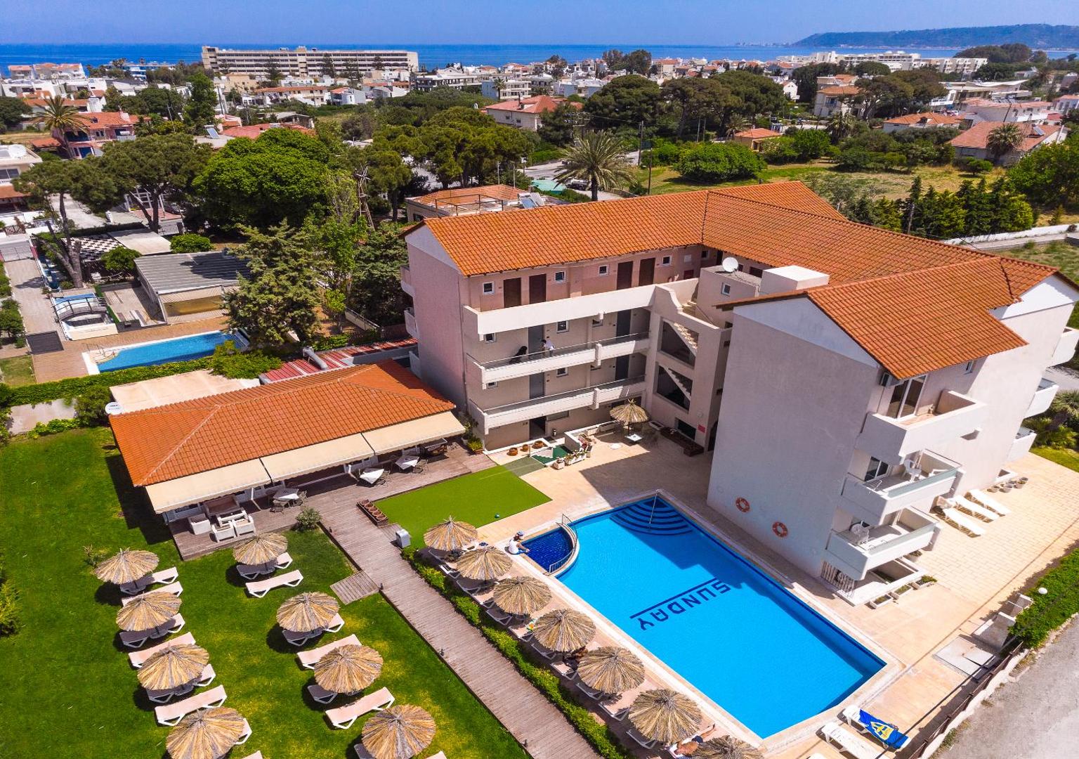 Sunday Hotel 1