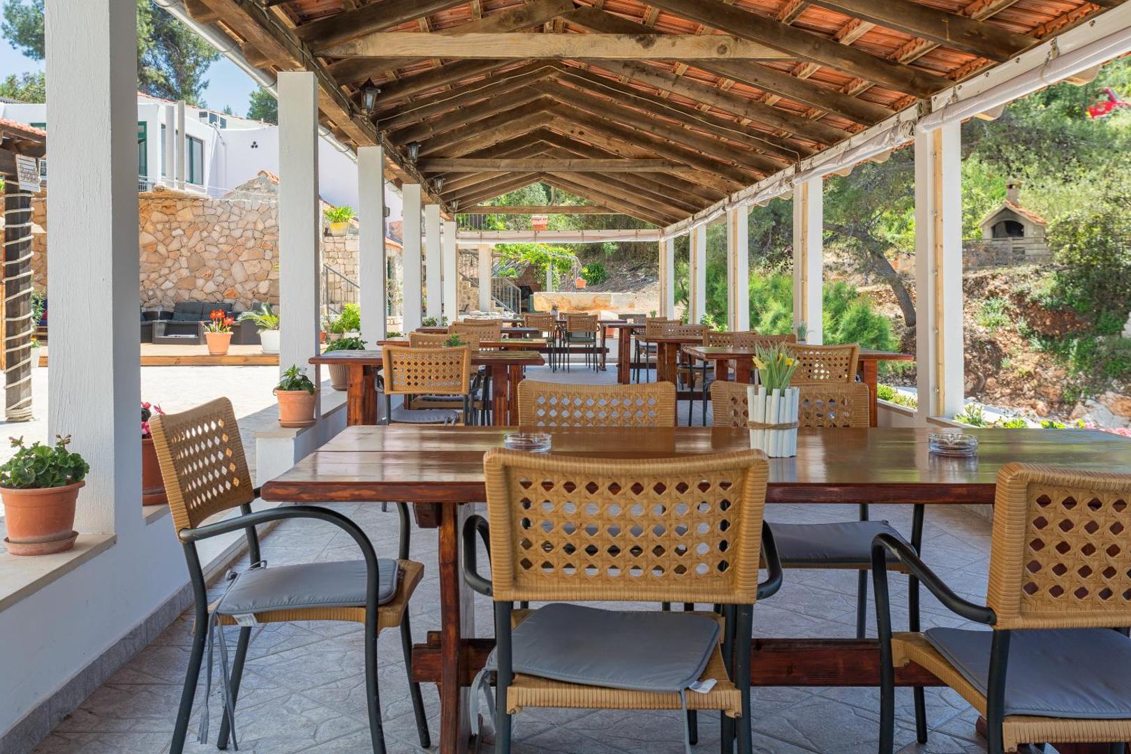 Golden Bay Hvar 5