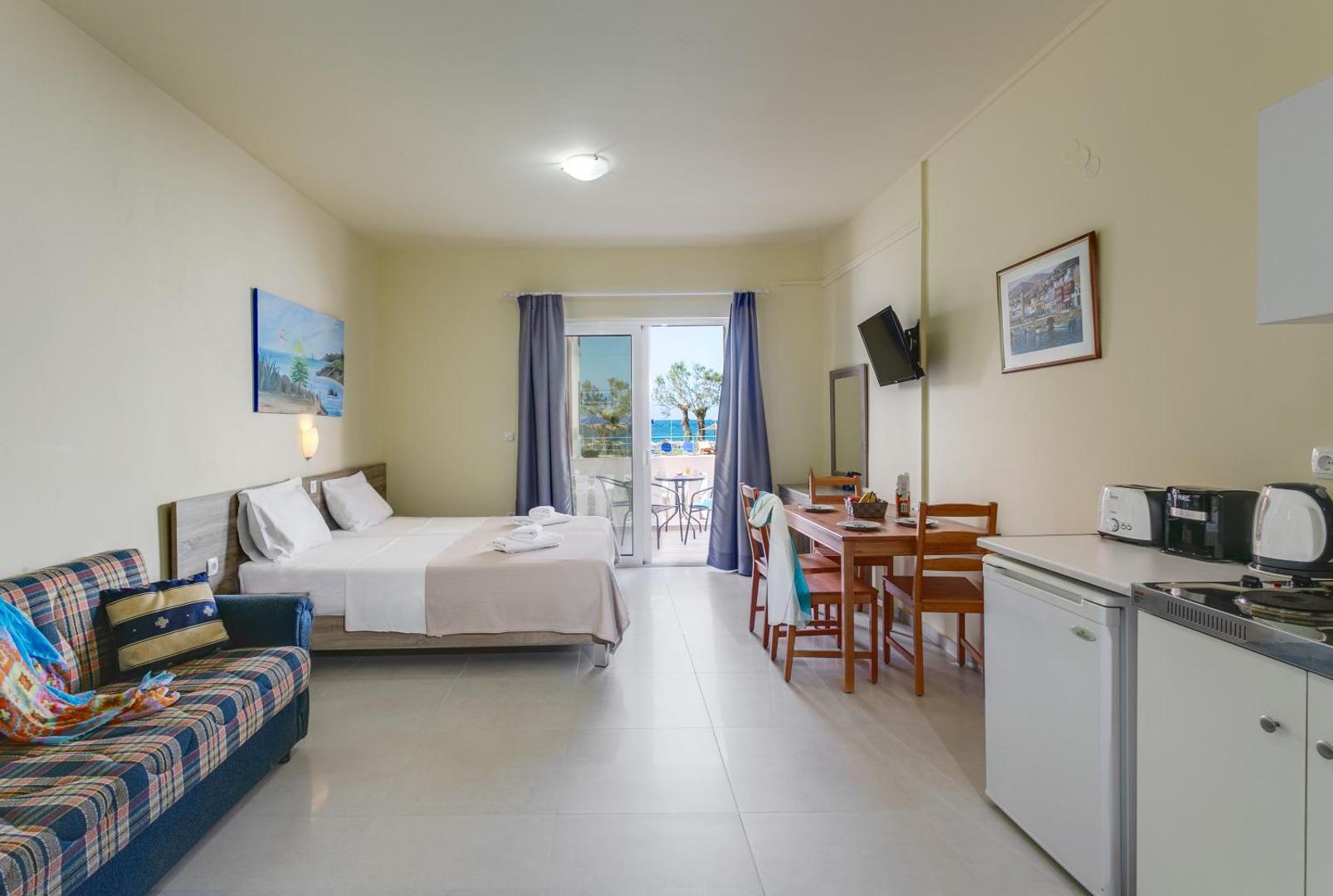Eden Beach Hotel 6