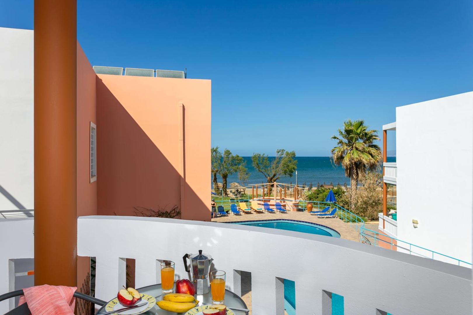 Eden Beach Hotel 8