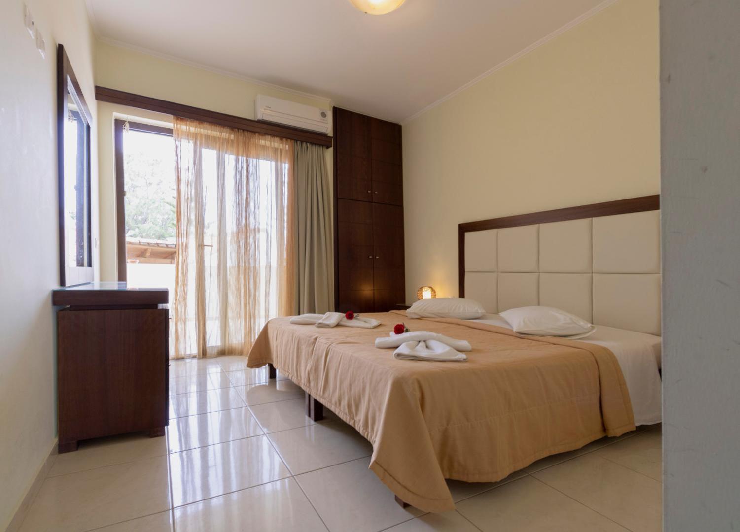 Sandy Suites 3