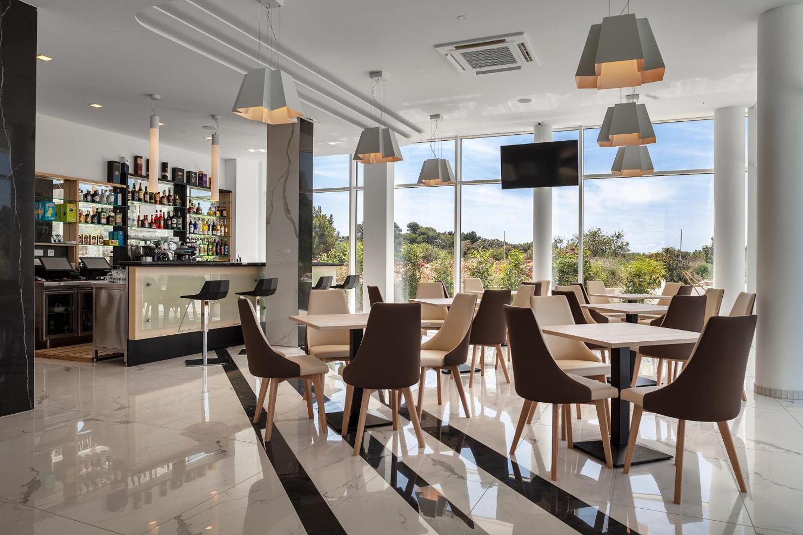 Kaneo beach hotel Novalja 7