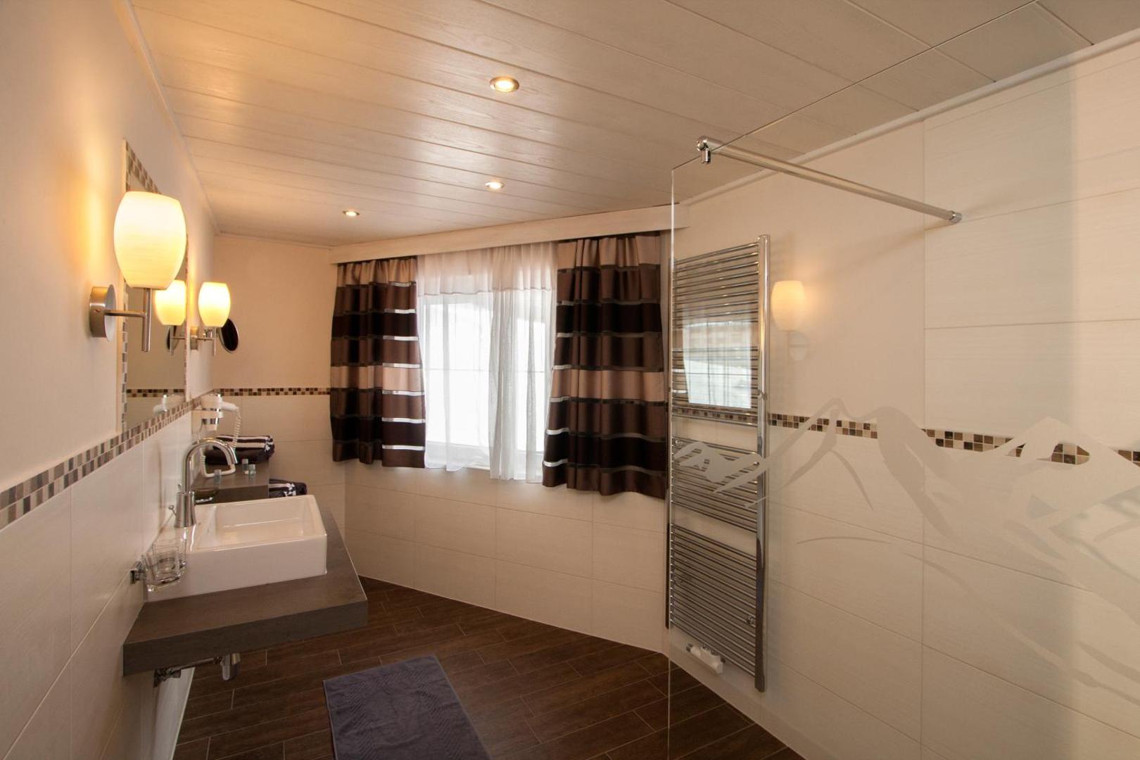 Hotel Tanzer 4