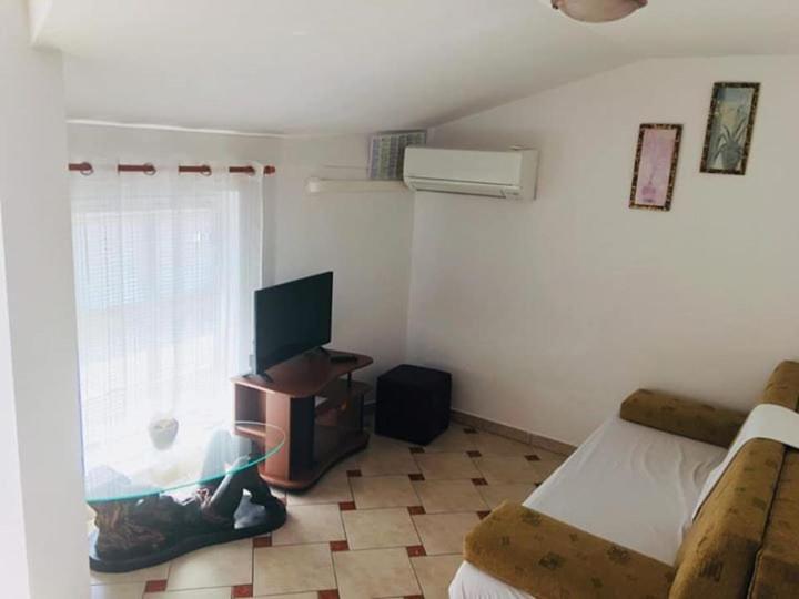 Apartmani Djura 6