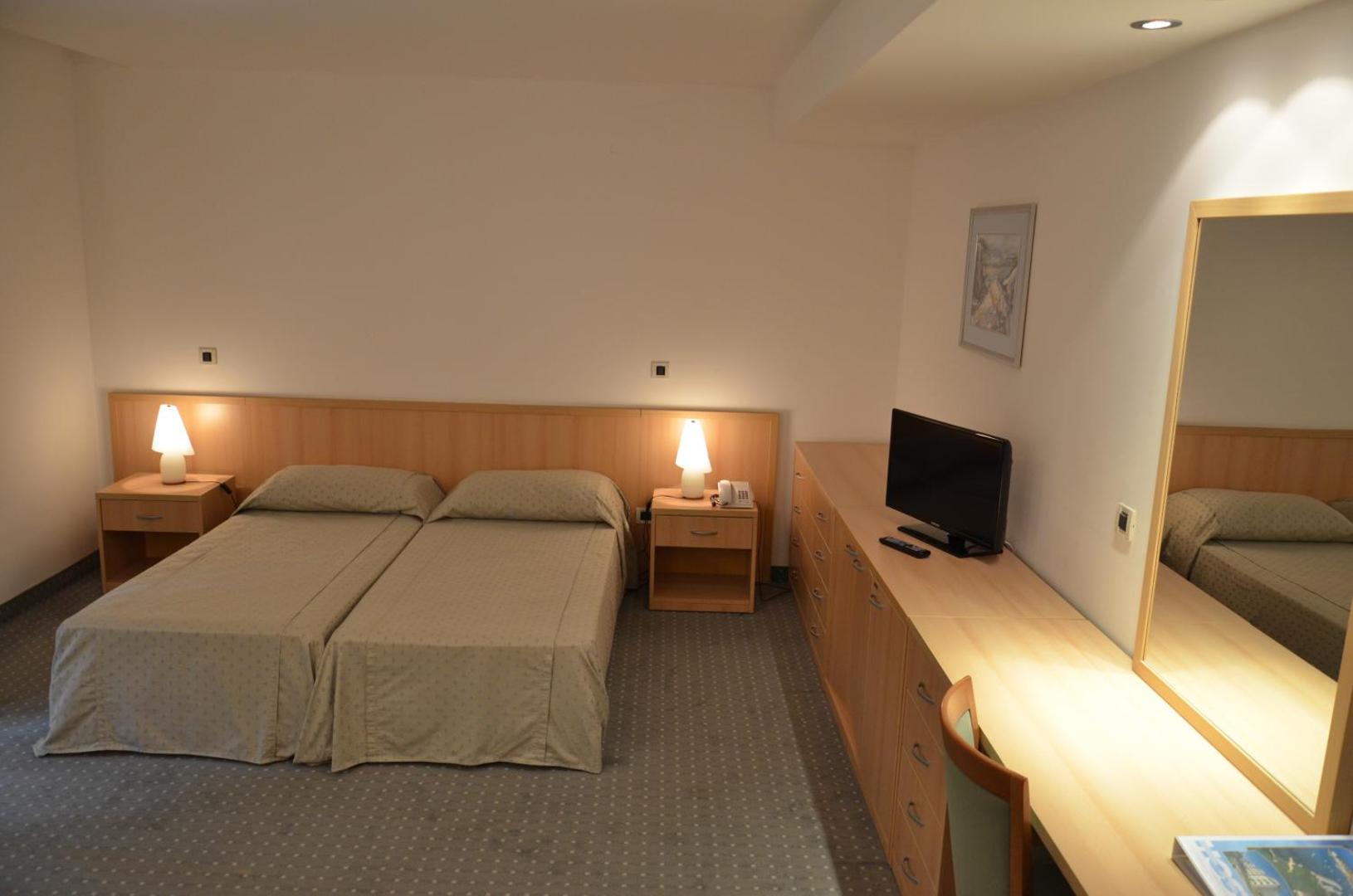 Hotel Flores 3