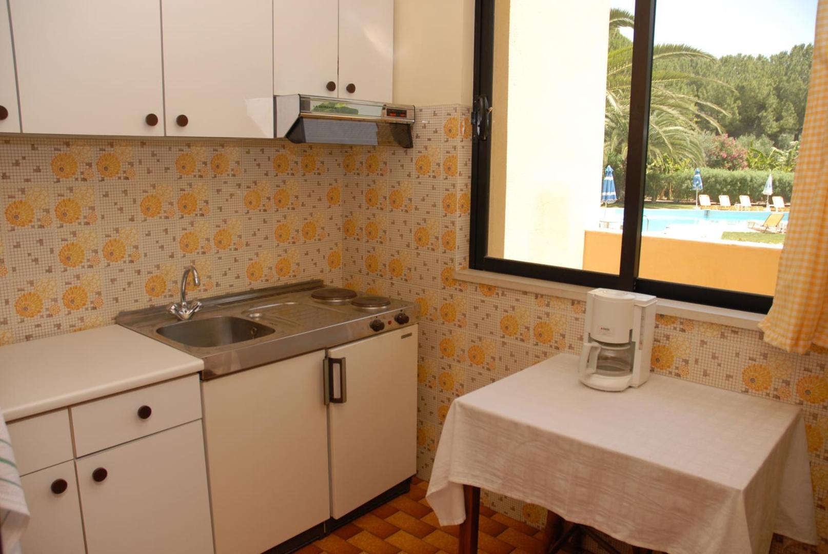 Niki Hotel Apartments 4