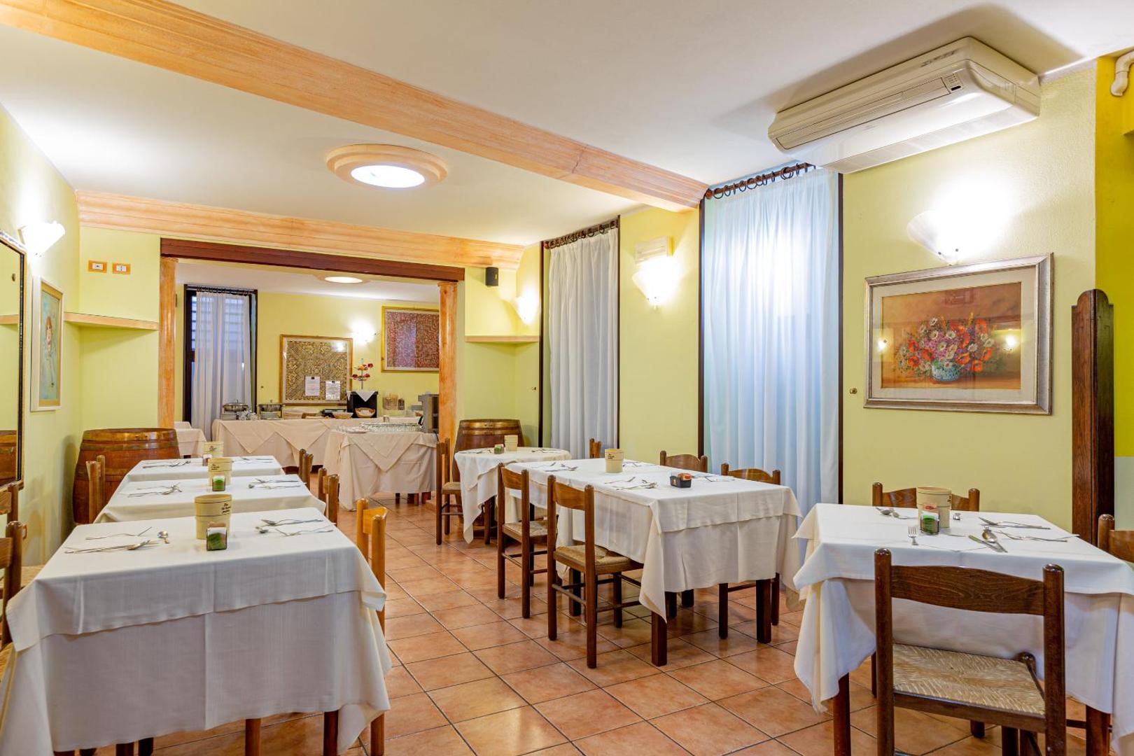 Hotel Villa Piras 5