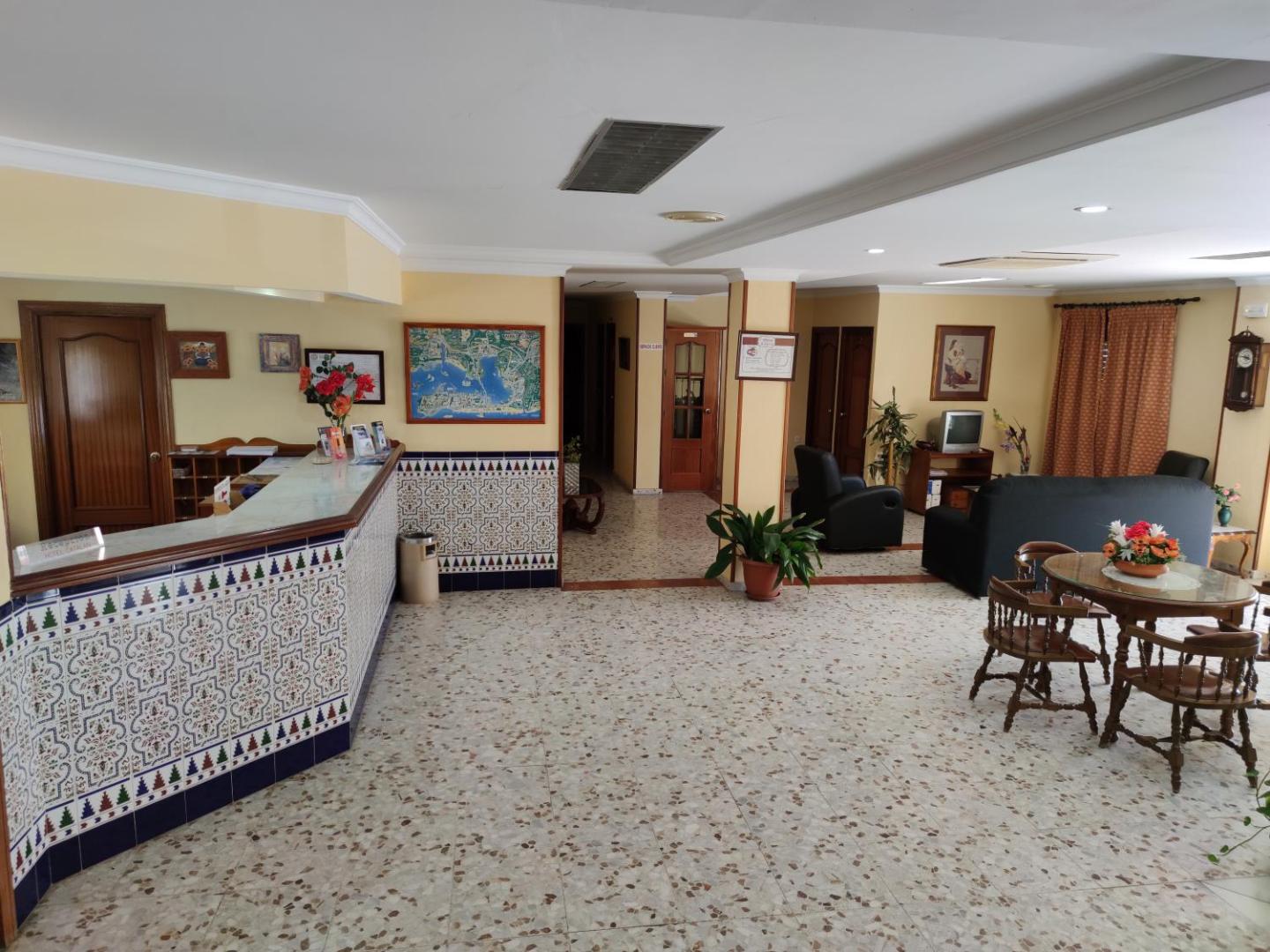 Hotel Catalán Puerto Real 6