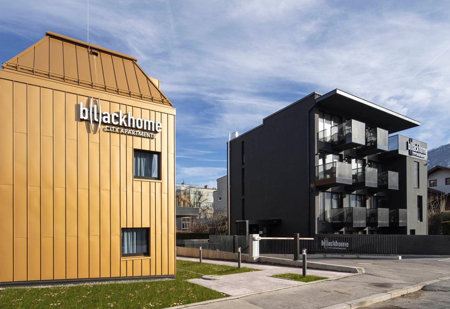 Blackhome Innsbruck City East I contactless check-in 1