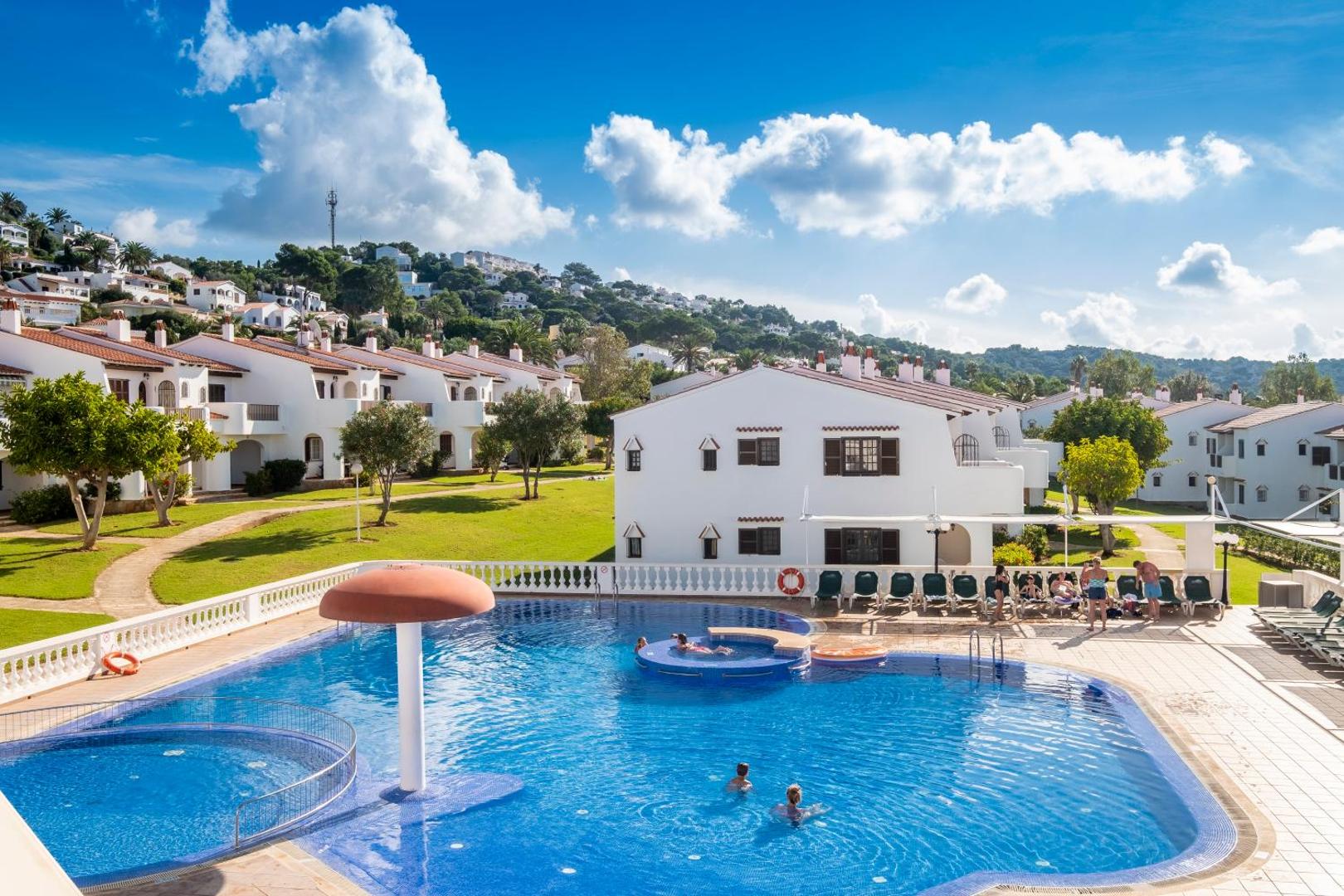 Apartamentos Son Bou Gardens By MENORCARENTALS 5