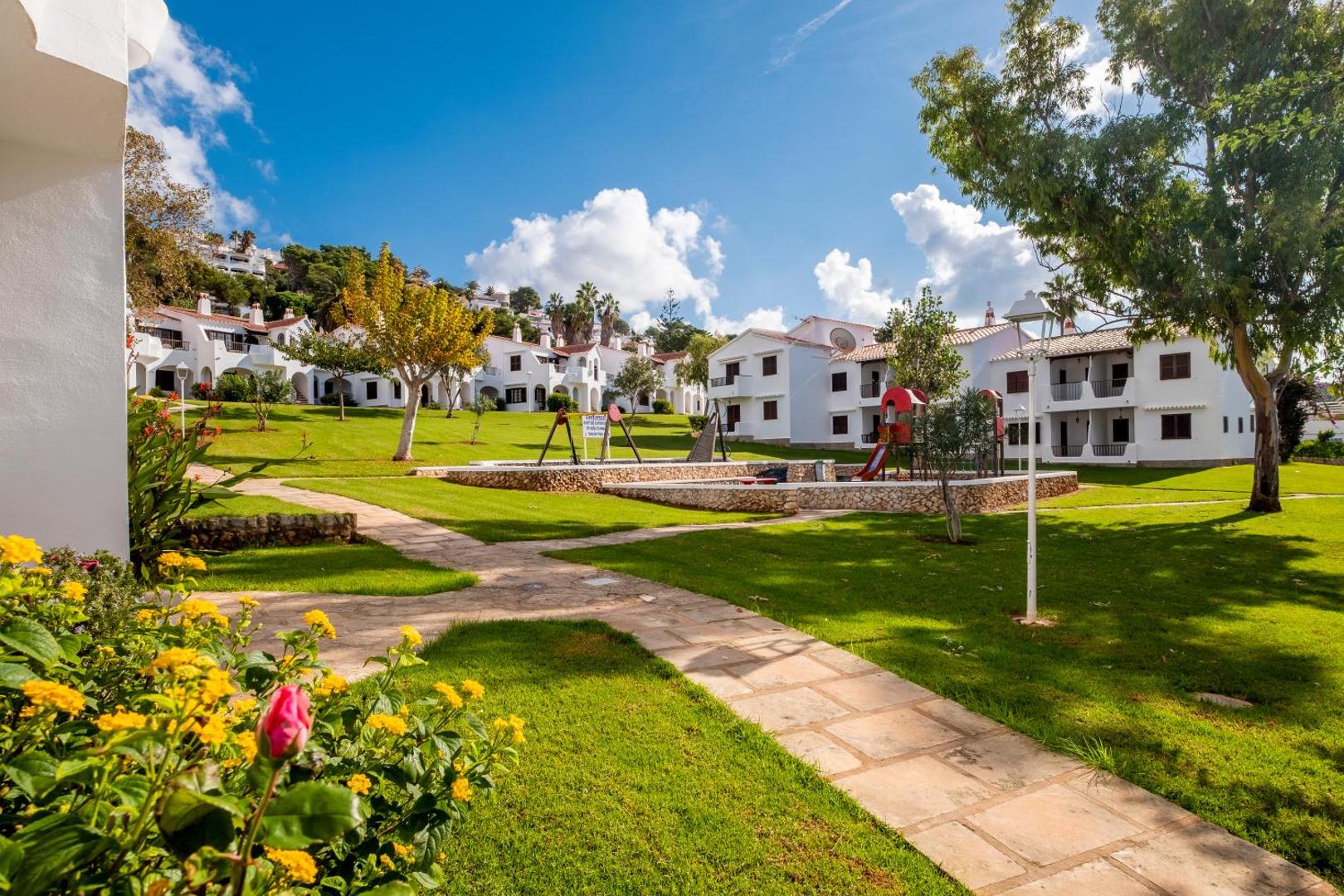 Apartamentos Son Bou Gardens By MENORCARENTALS 8