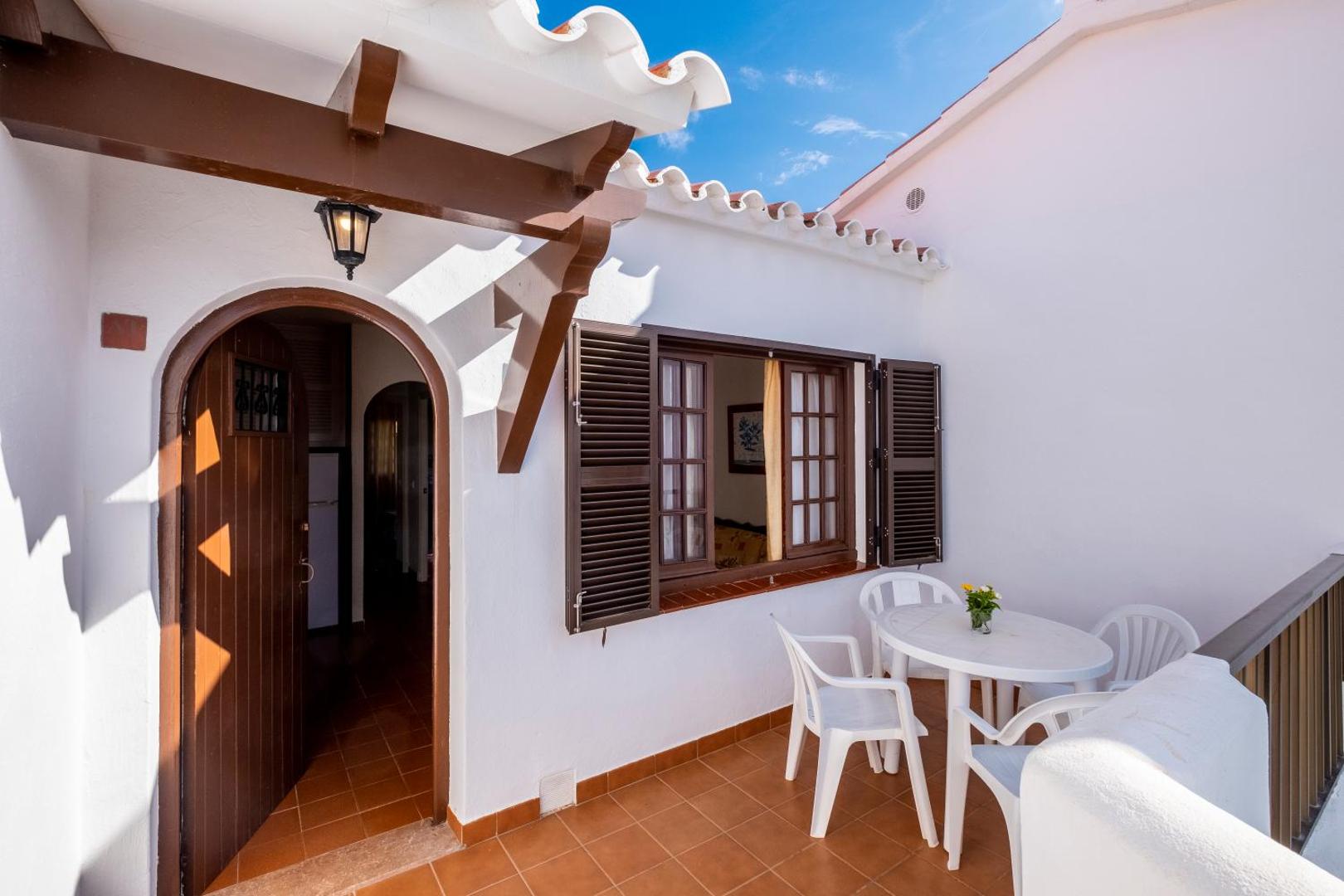 Apartamentos Son Bou Gardens By MENORCARENTALS 6