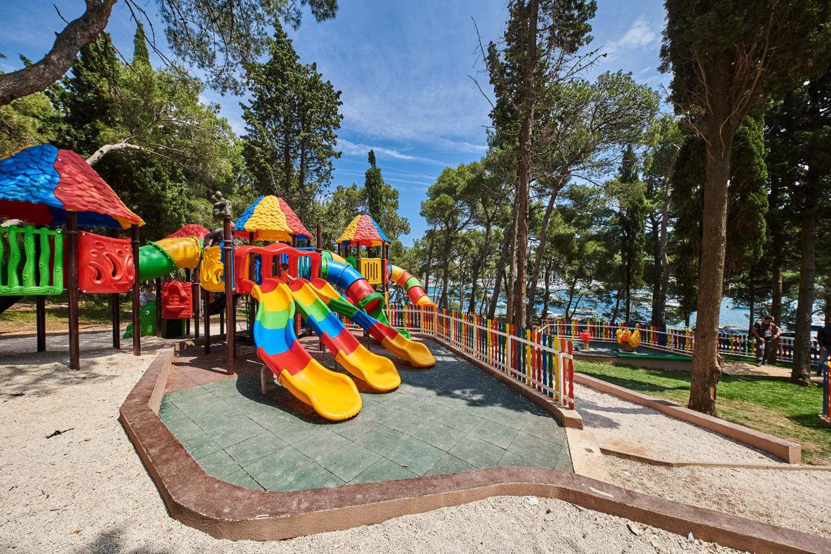 Ribarska Koliba Resort 7