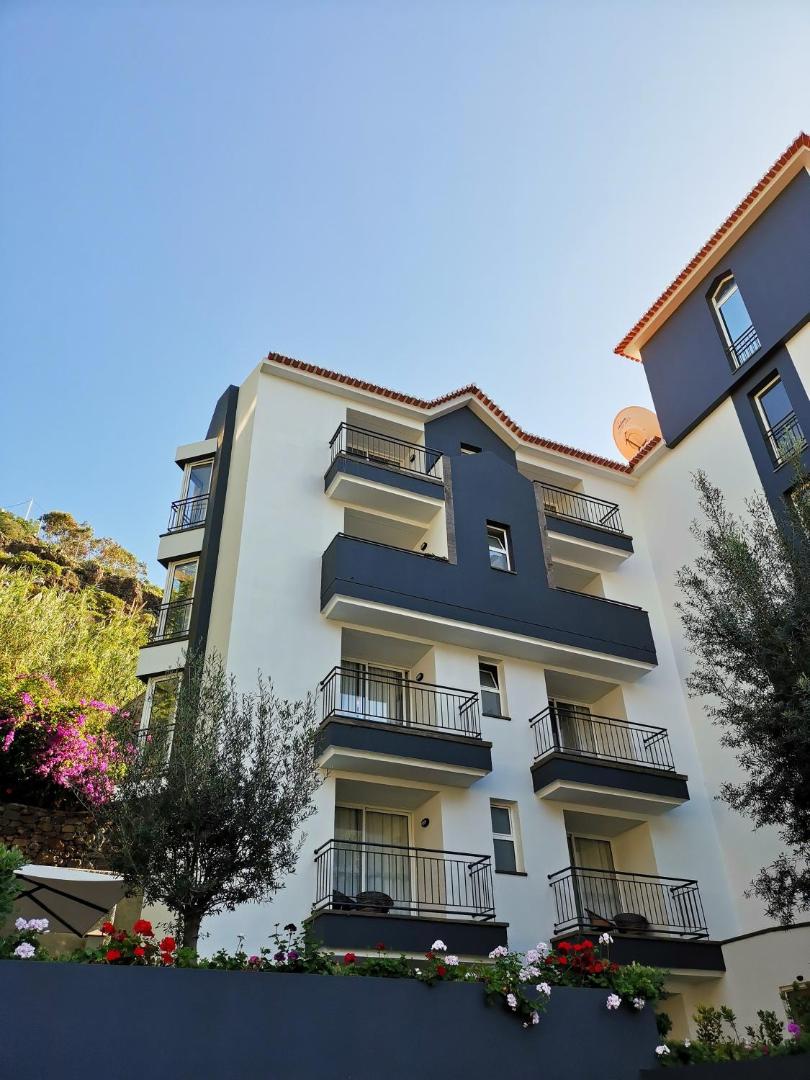 Santa Cruz Village Hotel 8