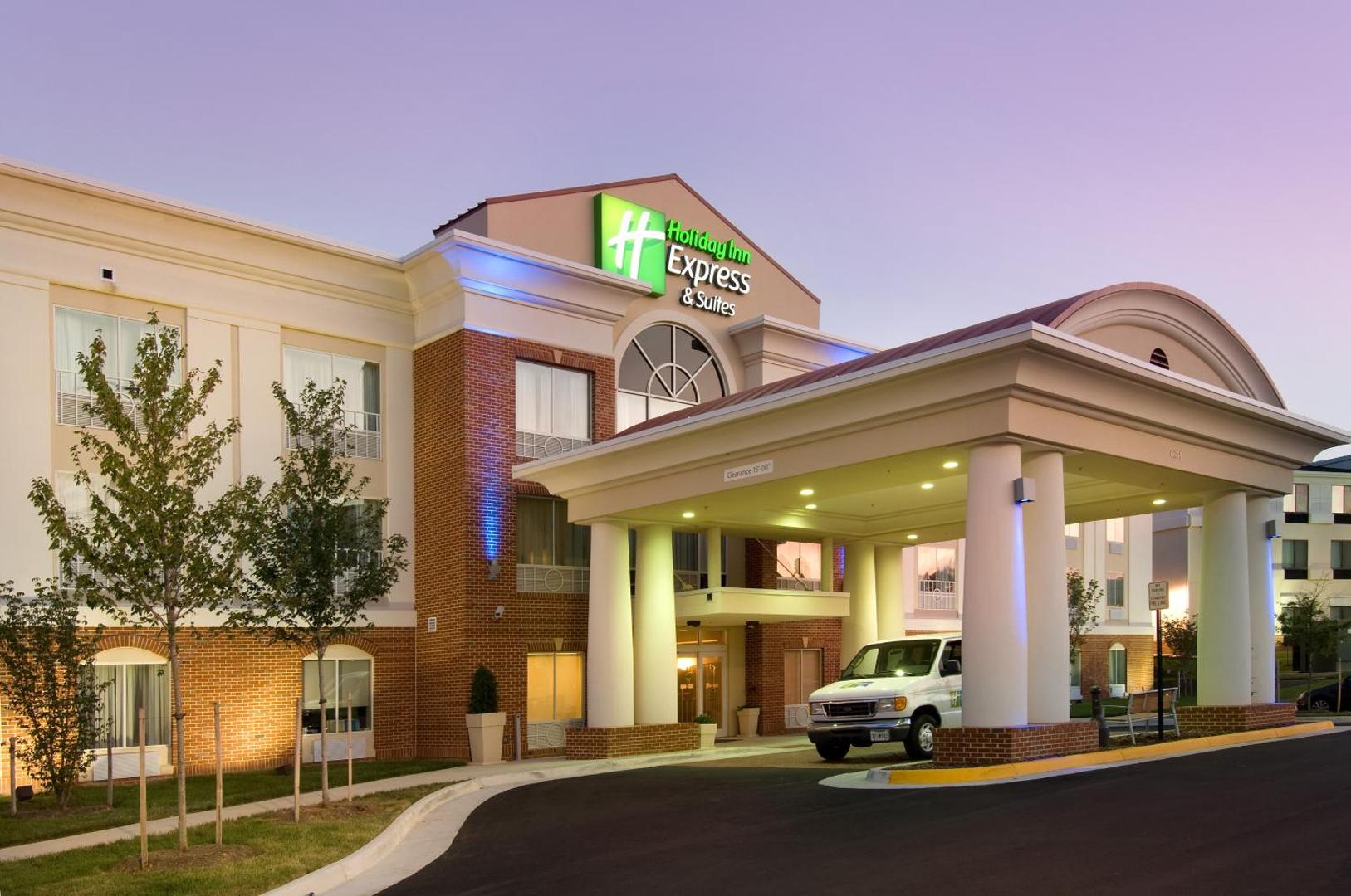 Holiday Inn Express & Suites Alexandria – Fort Belvoir, an IHG Hotel