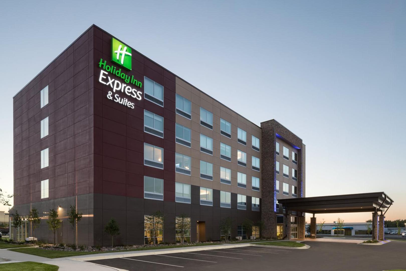 Holiday Inn Express & Suites Duluth North – Miller Hill, an IHG Hotel