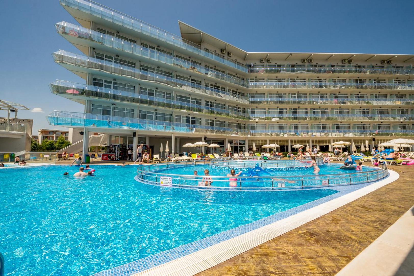 Aqua Nevis Hotel & Aqua Park - All Inclusive 5