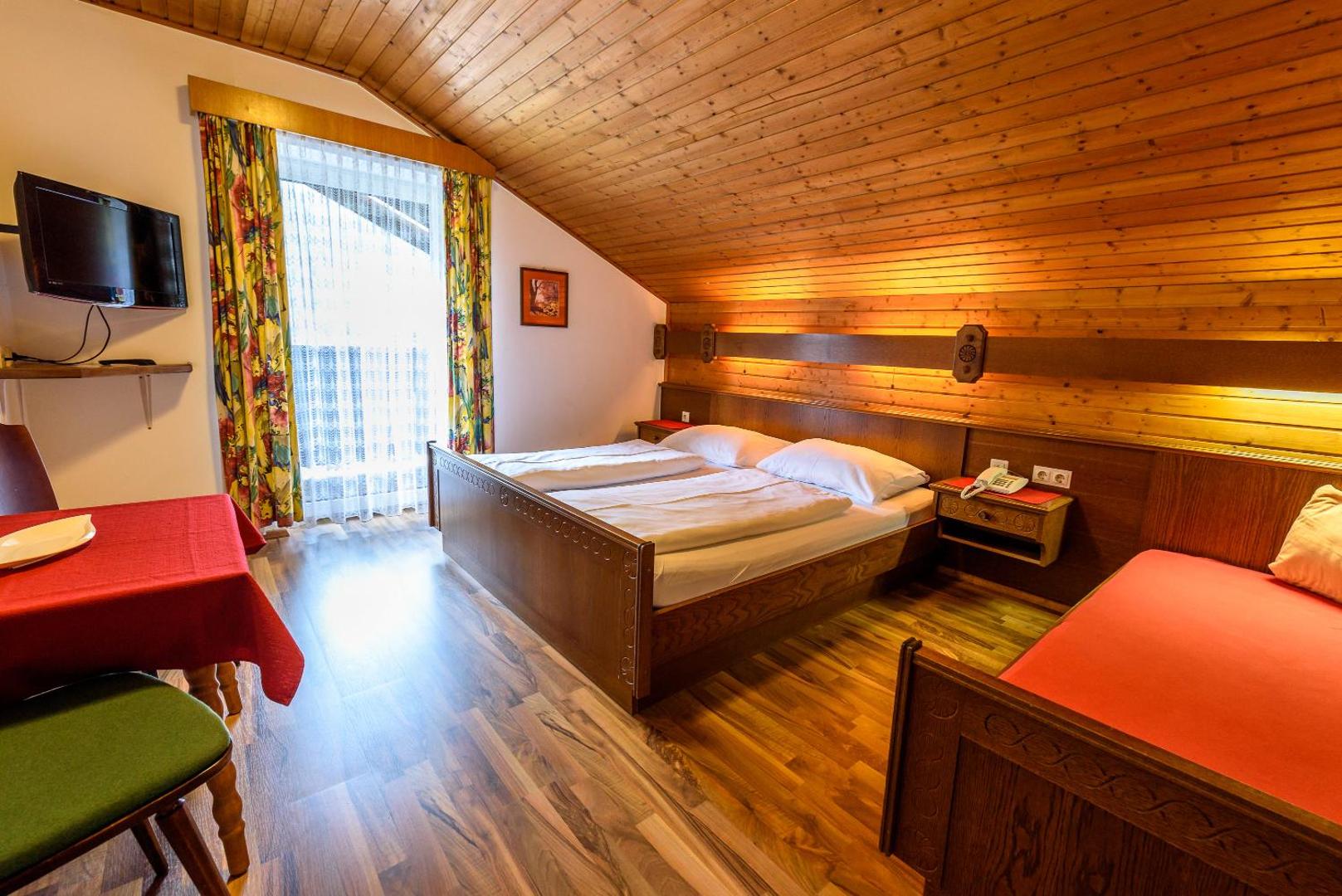 Hotel & Gasthof Taferne 8