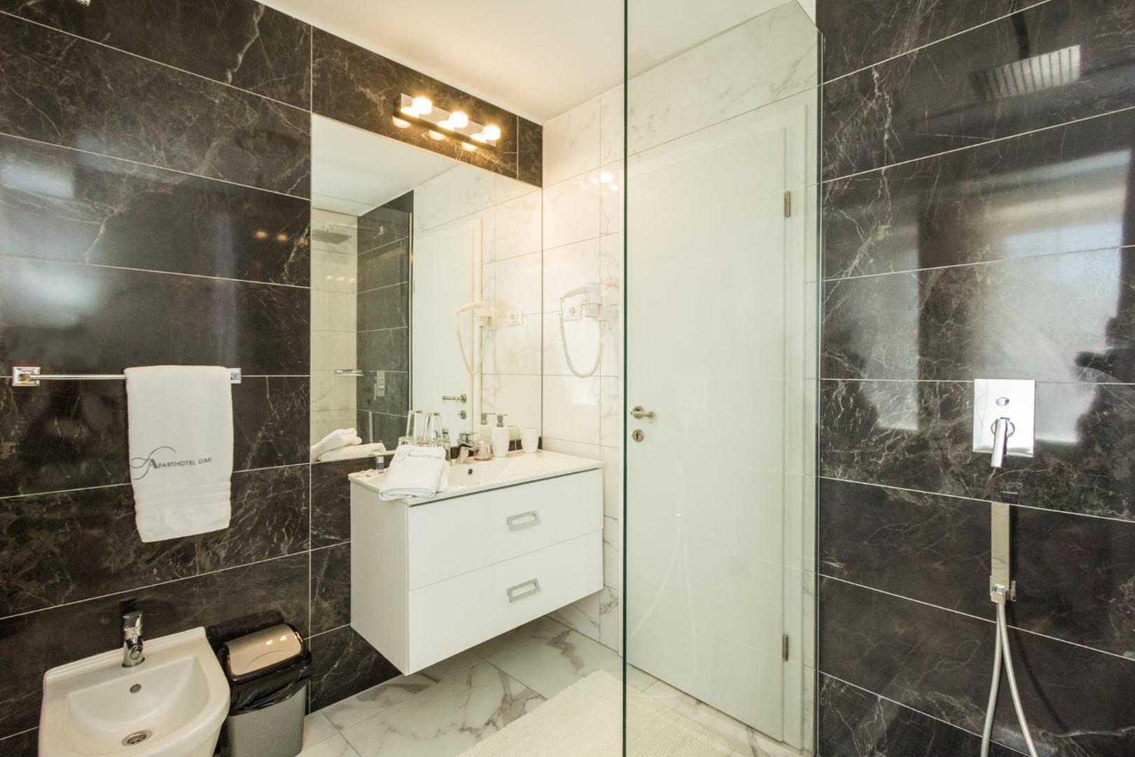 Aparthotel Gimi 4