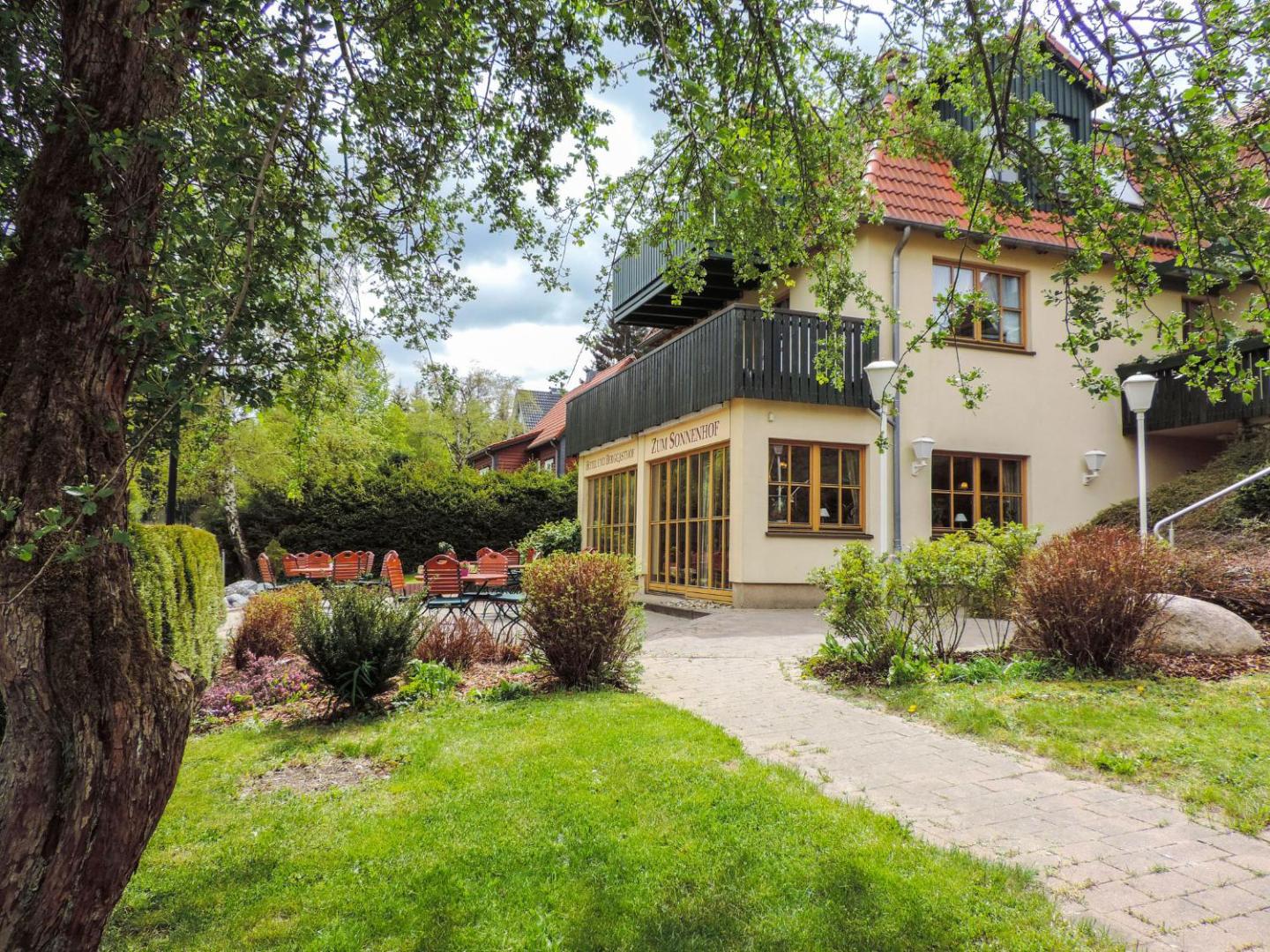 Hotel und Berggasthof Zum Sonnenhof 7