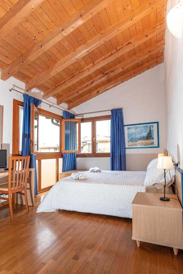 Hotel Romeo 8