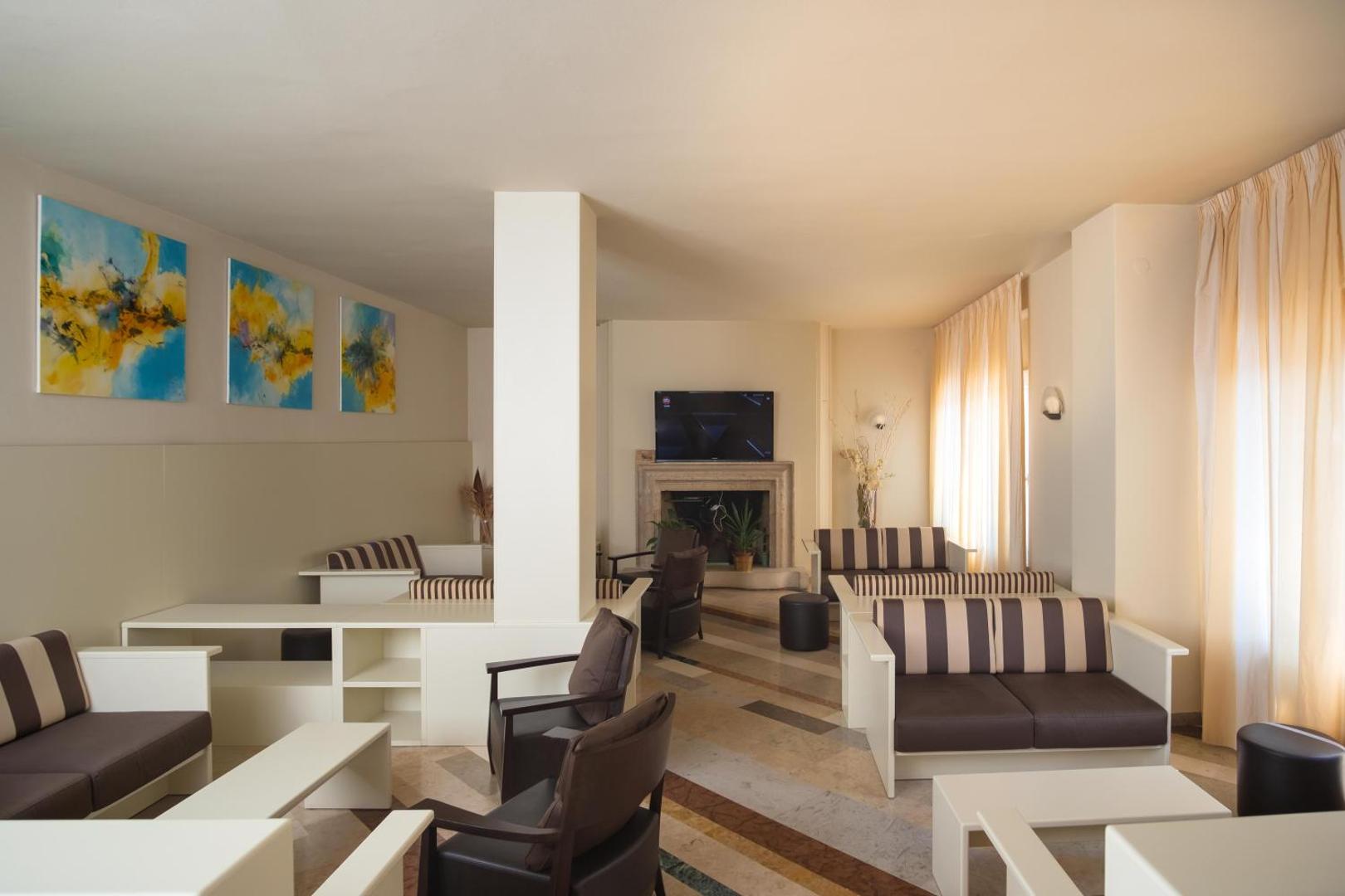 Hotel Romeo 6