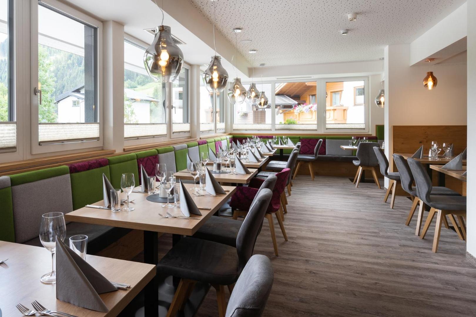 Wander- und Familienhotel Erika 5