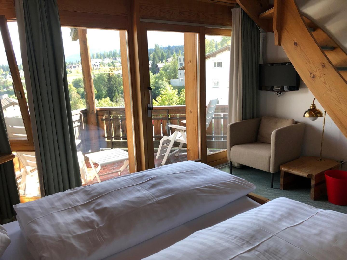Arena Guesthouse 8