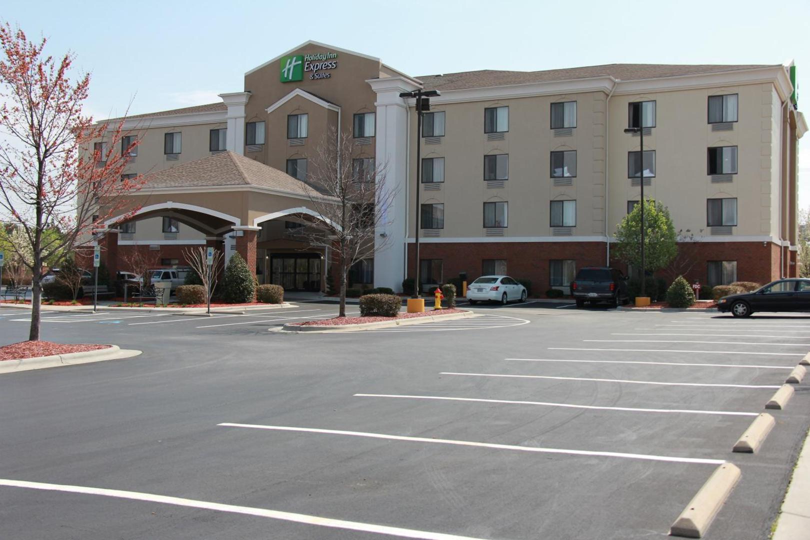 Holiday Inn Express & Suites Roanoke Rapids, an IHG Hotel