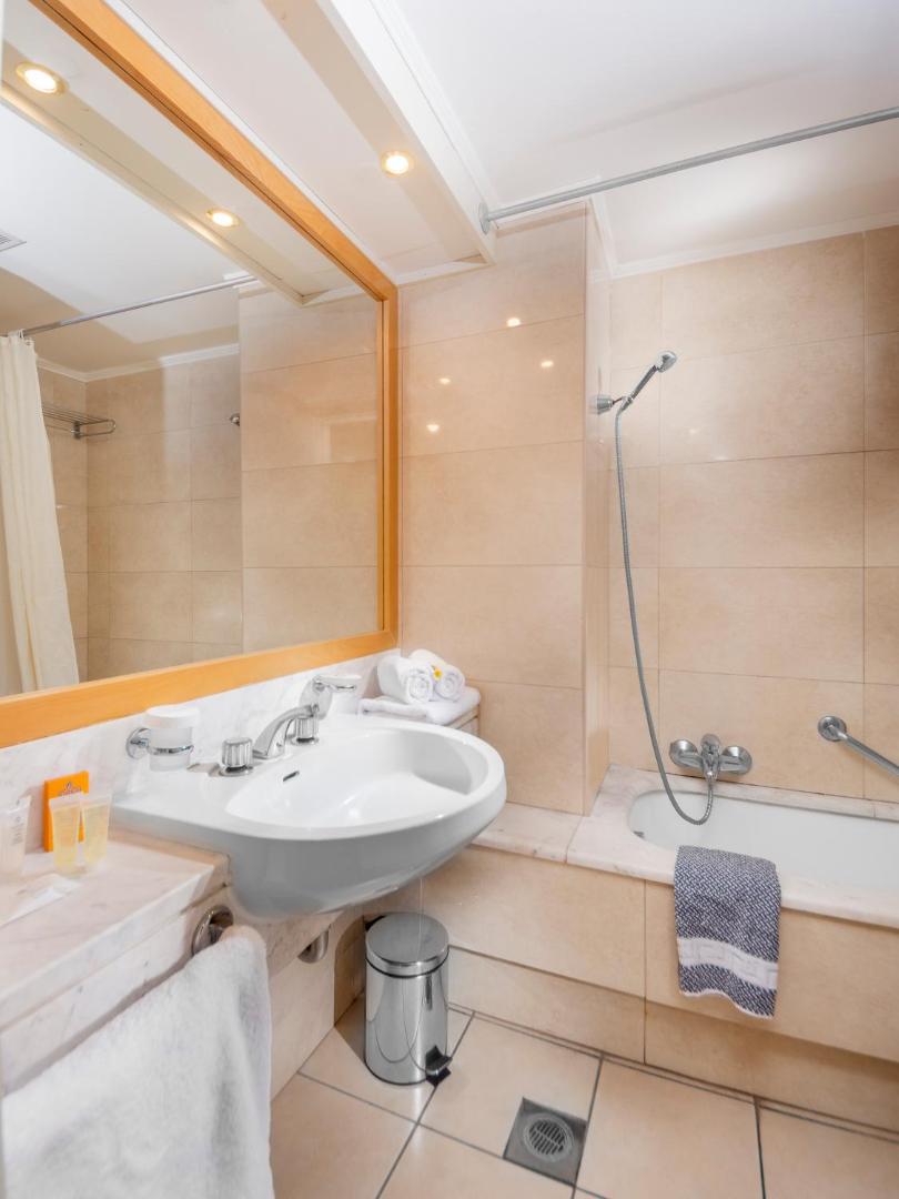 Athineon Hotel 4
