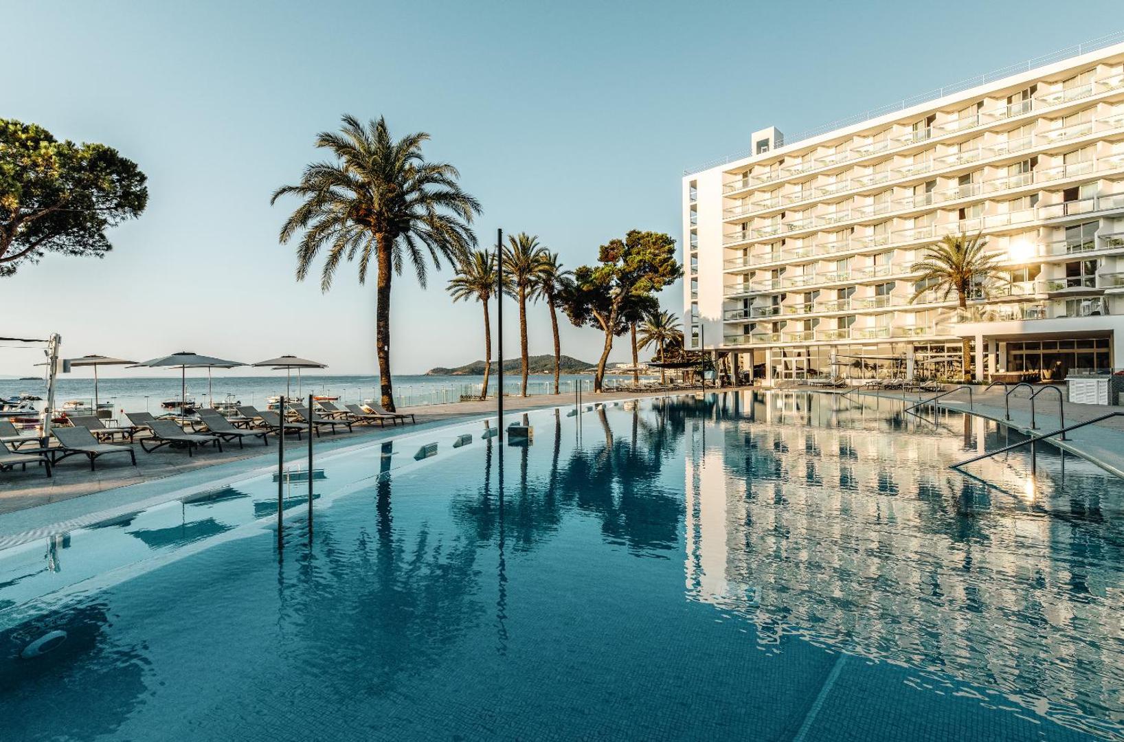 The Ibiza Twiins - 4* Sup 5