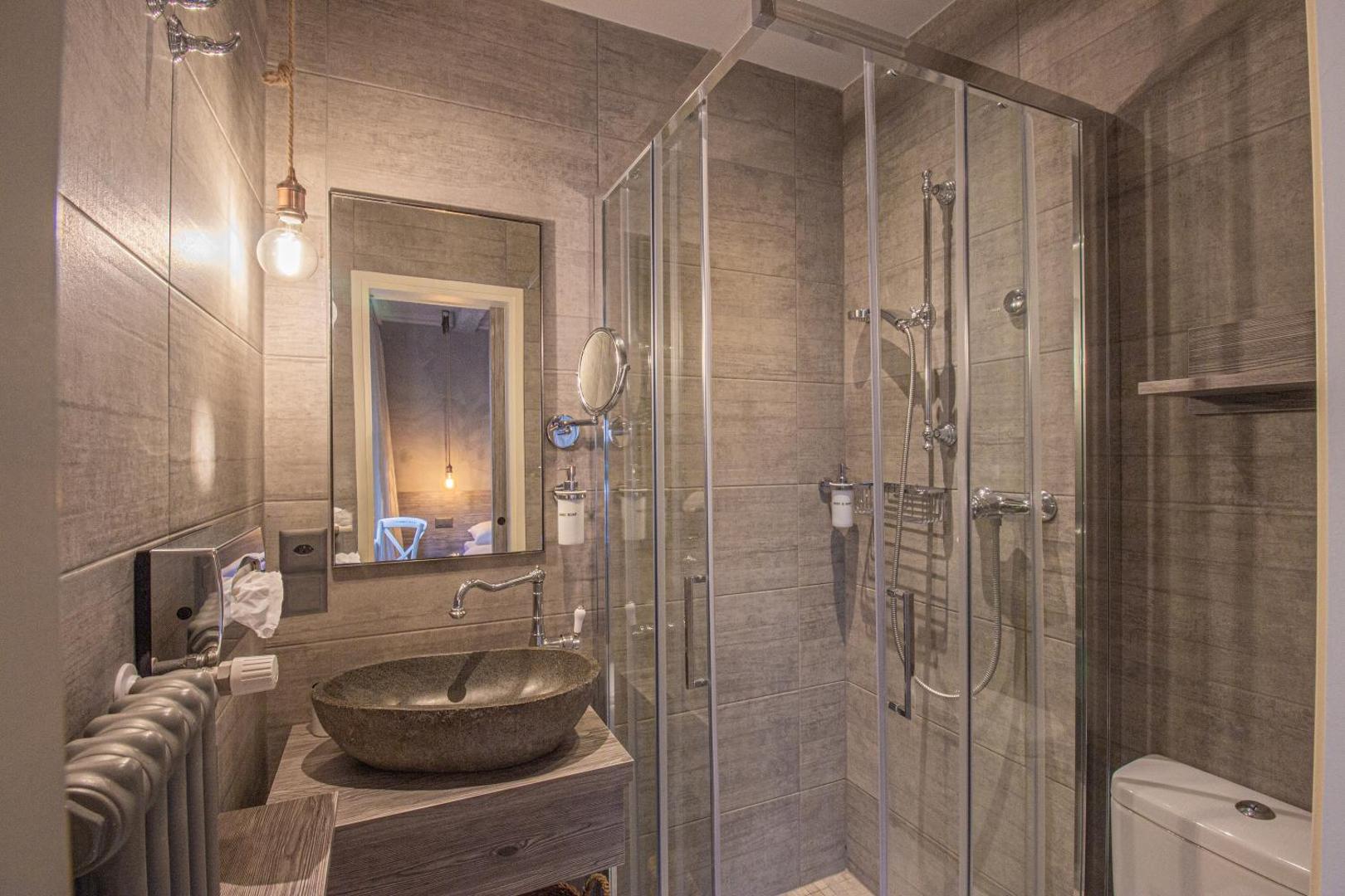 Seven Boutique Hotel 4