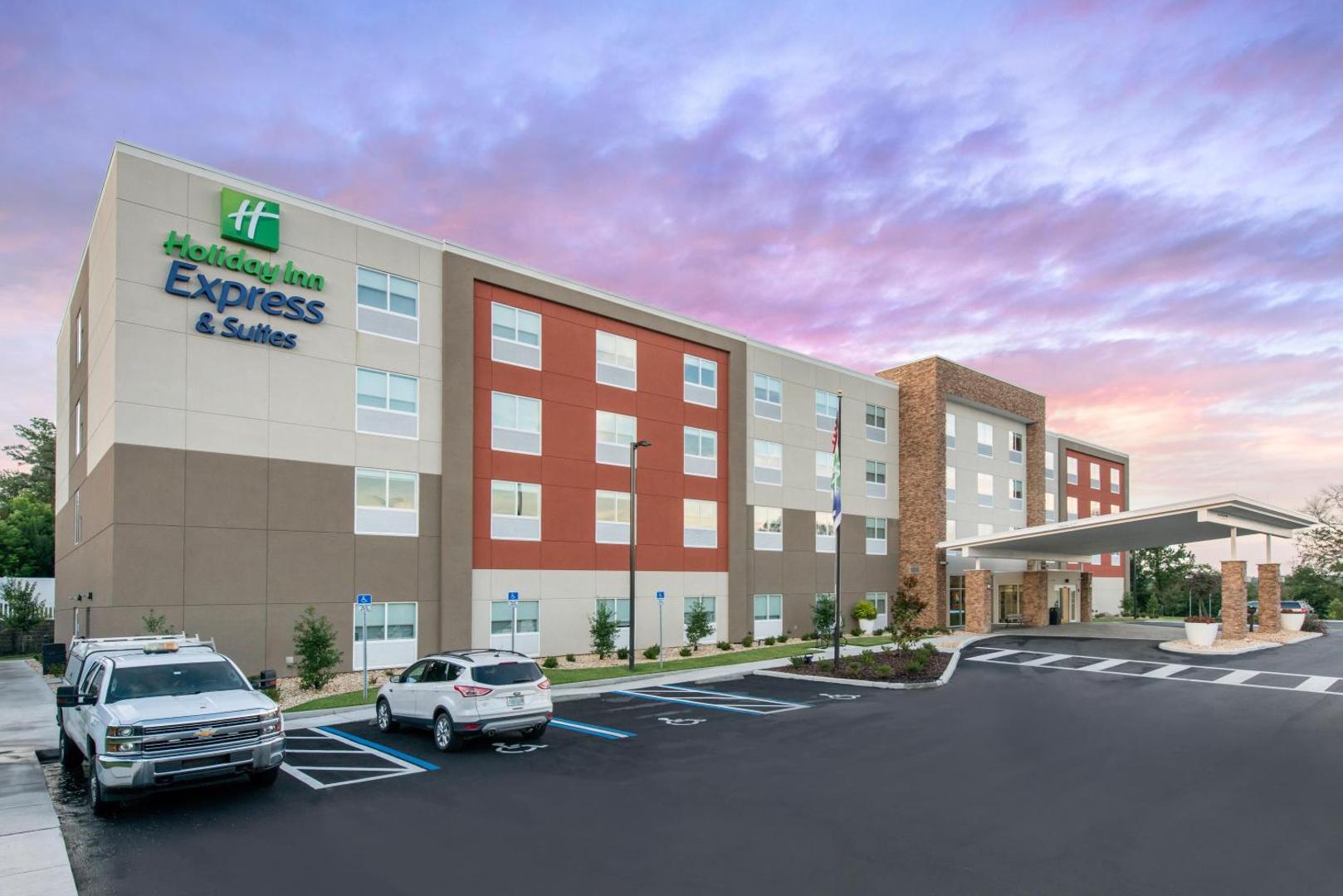 Holiday Inn Express & Suites Alachua – Gainesville Area, an IHG Hotel