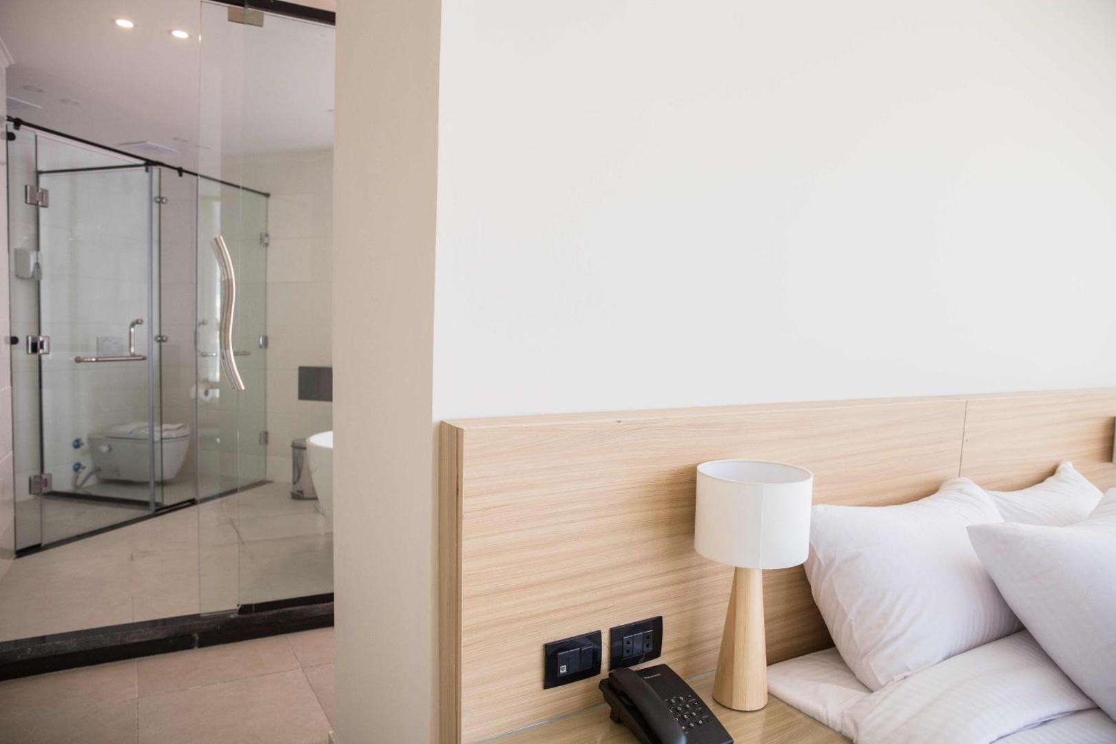 Redcon Suites 4