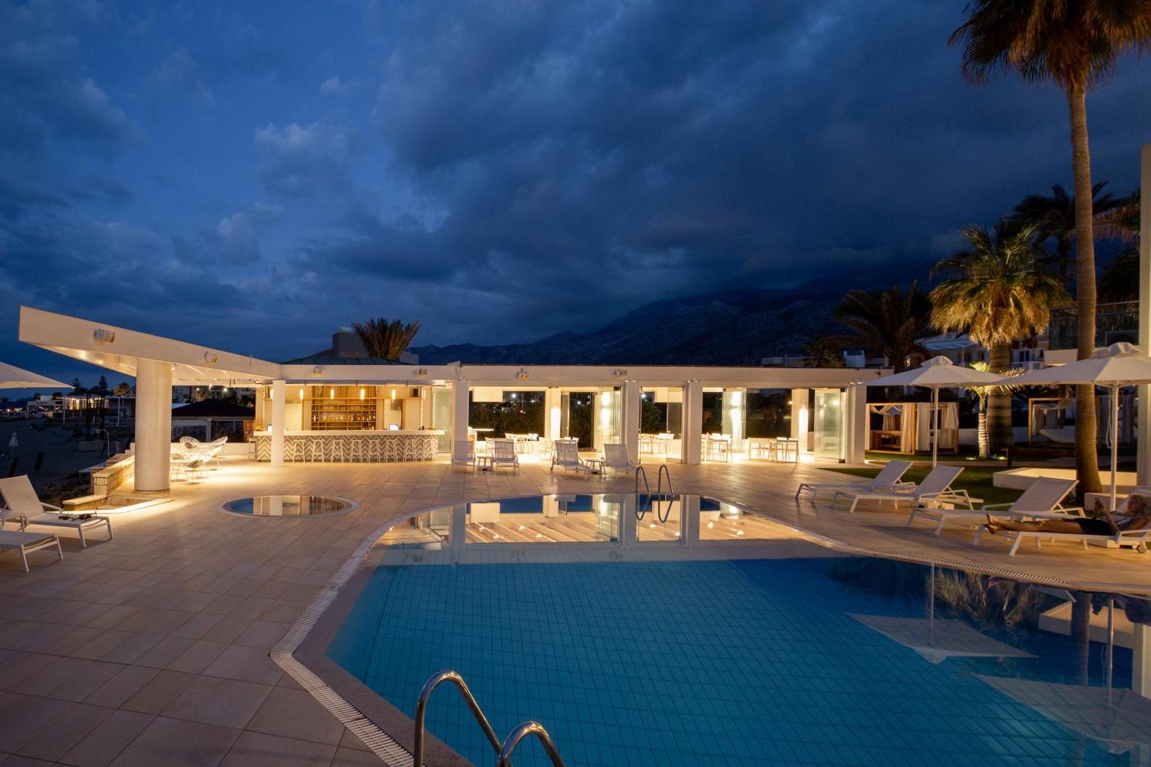 Akrogiali Beach Hotel Apartments 4