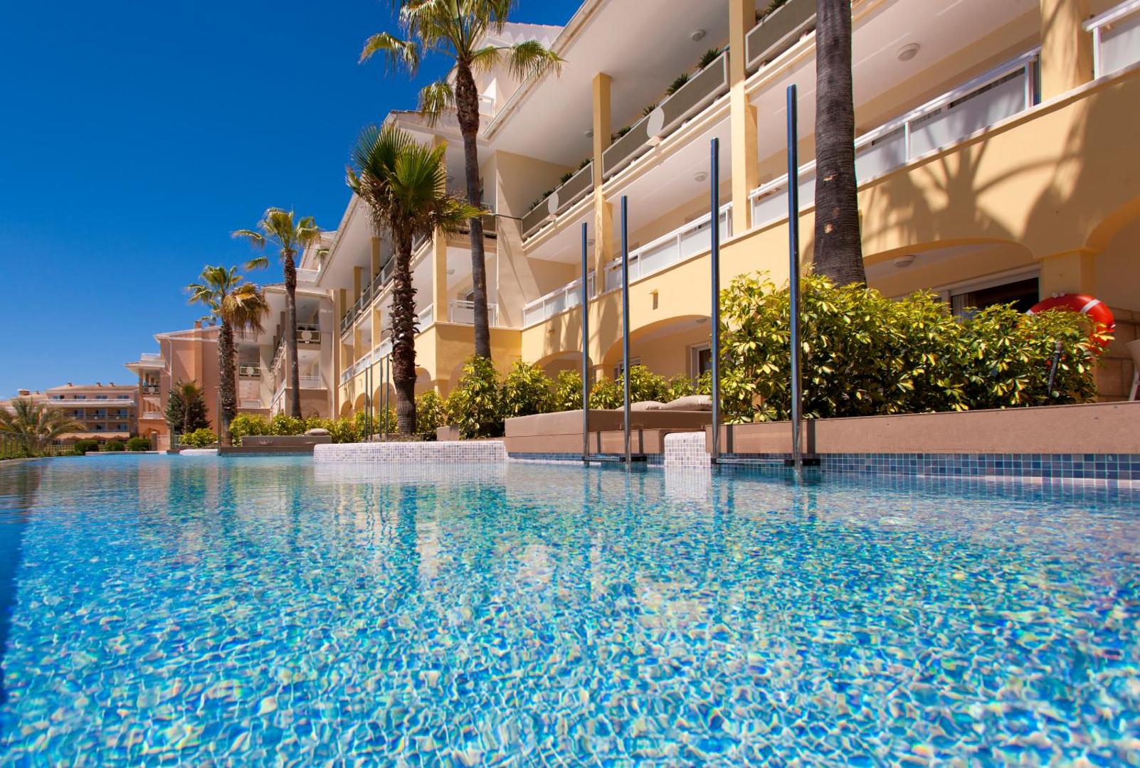 Insotel Cala Mandia Resort 5