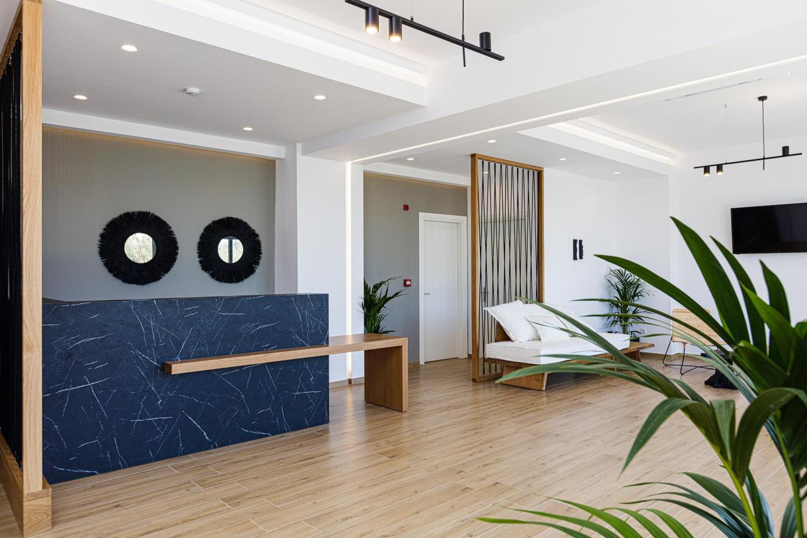 Eleven Boutique Suites 7
