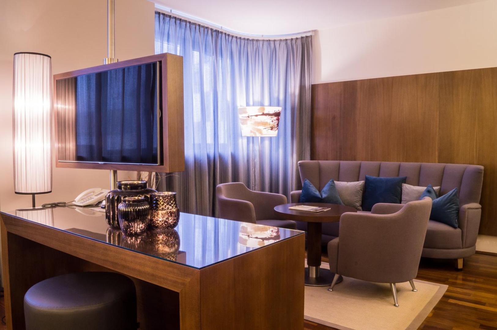 The PENZ Hotel 6