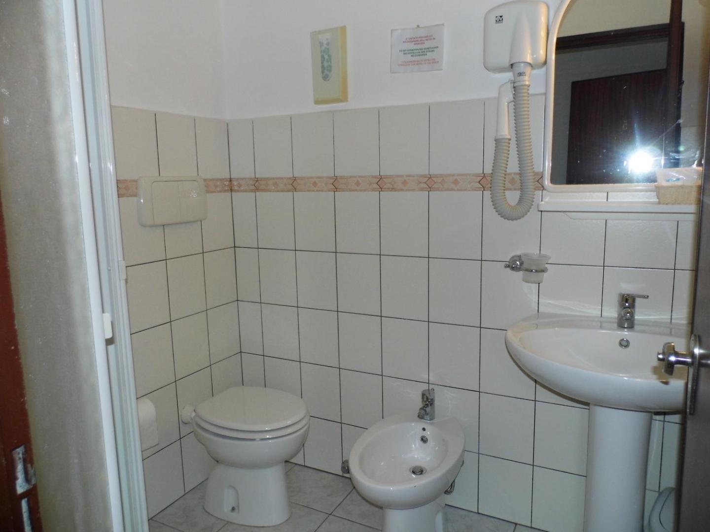 Lina Hotel 8