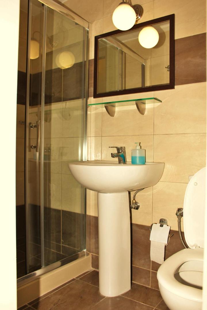 Rea Hotel 5