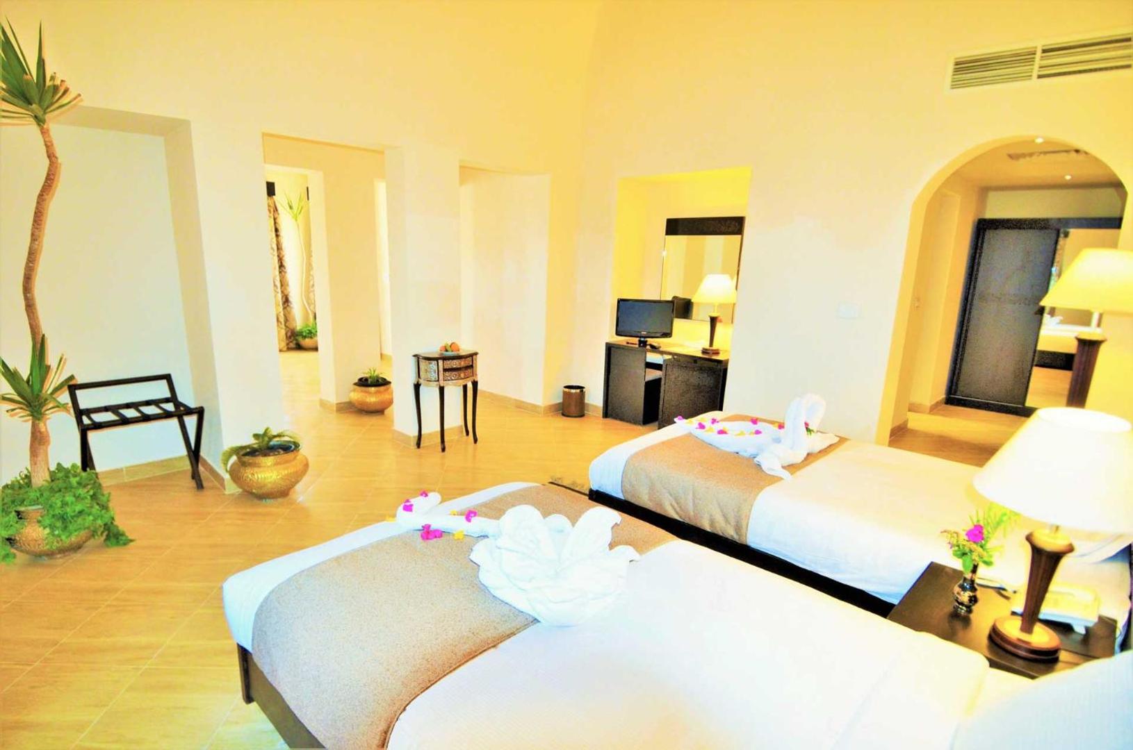 Rohanou Beach Resort 5