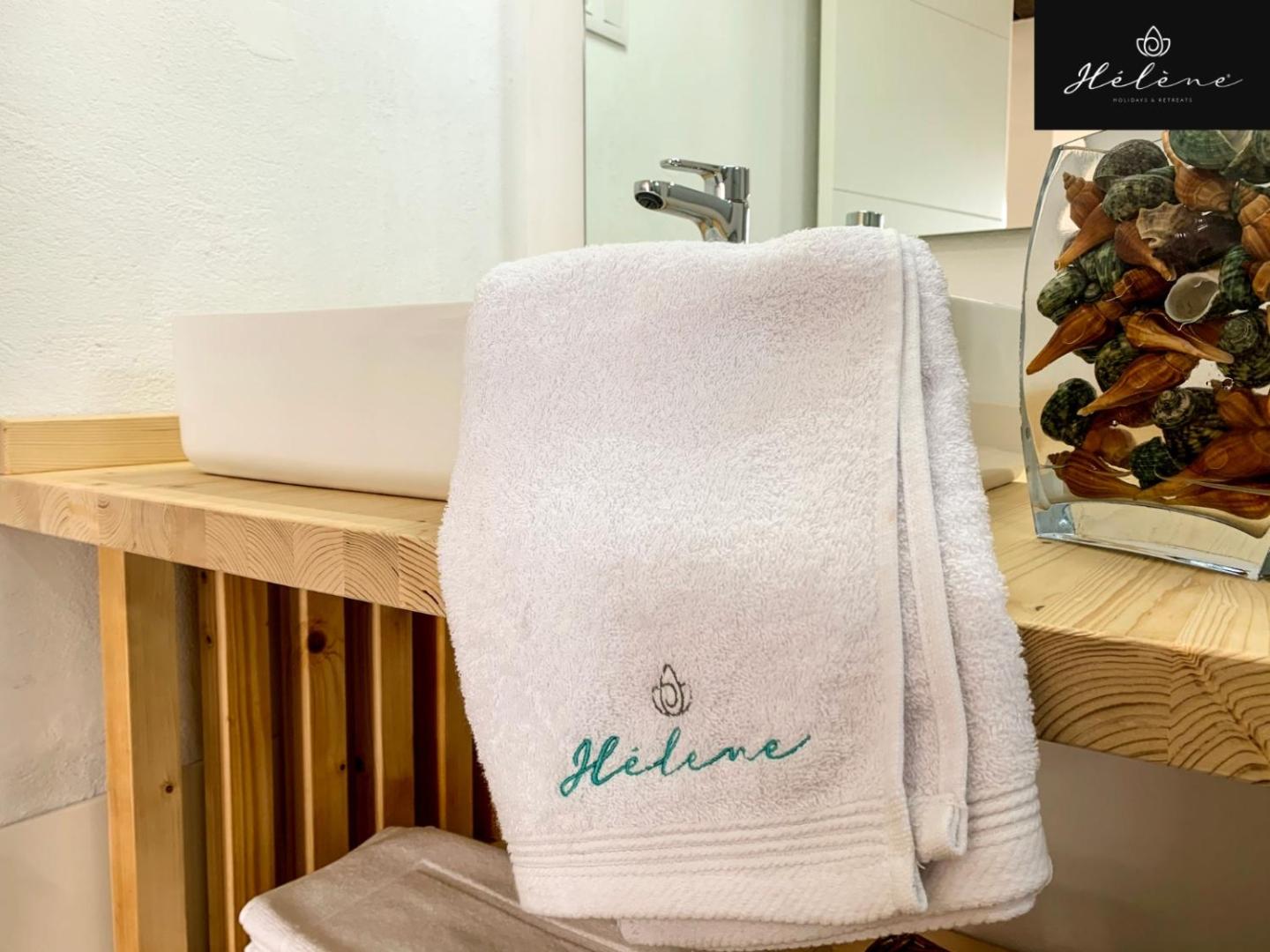 Hélène Holidays - Hotel Boutique 4