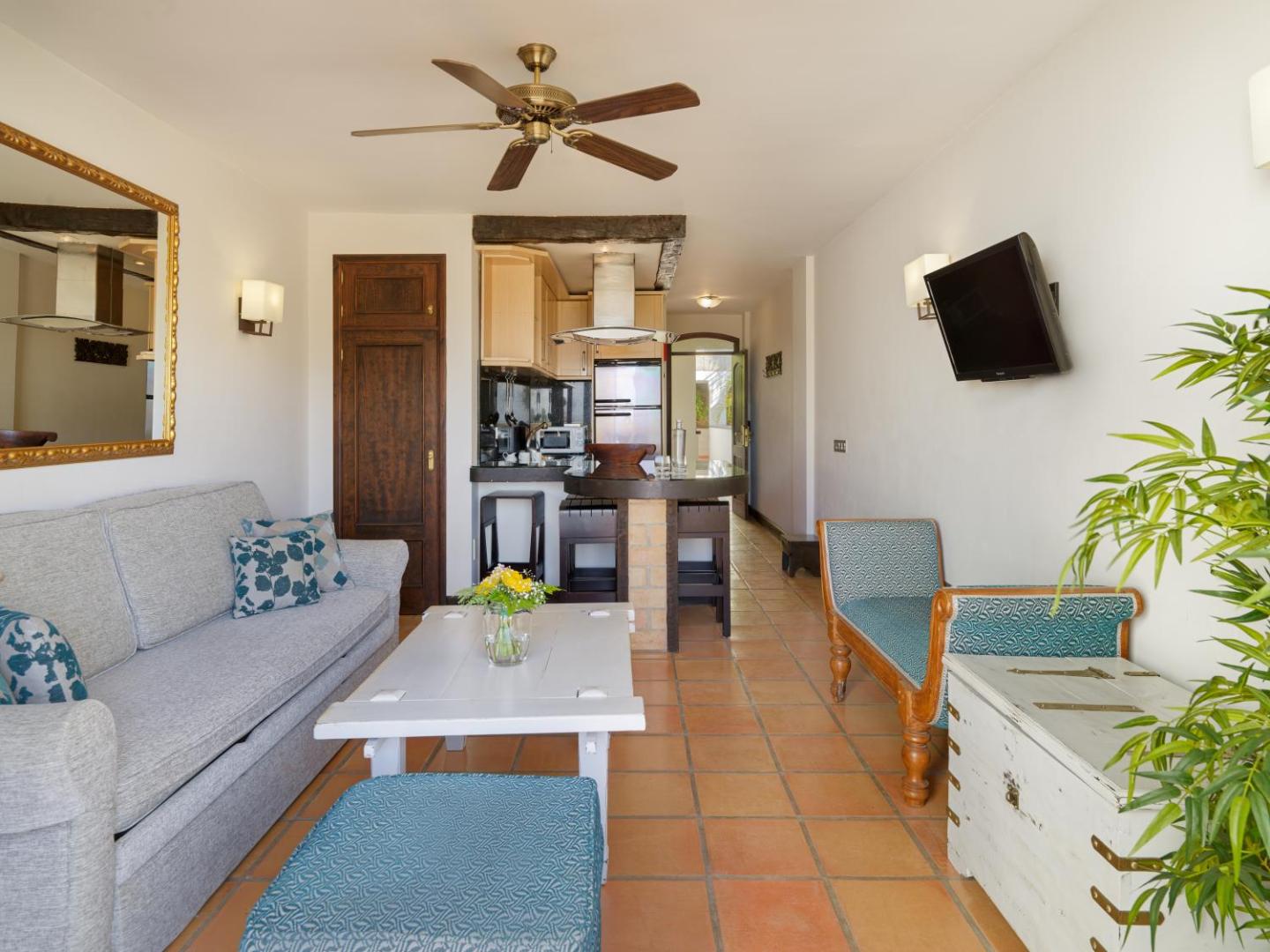 Regency Country Club, Apartments Suites 6