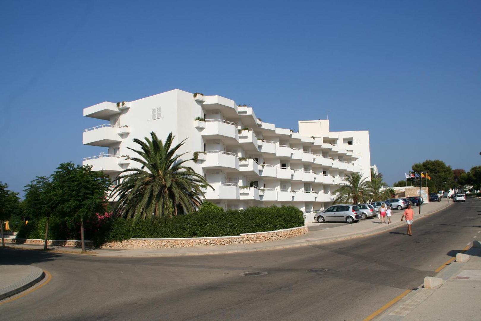 Hamilton Court 8